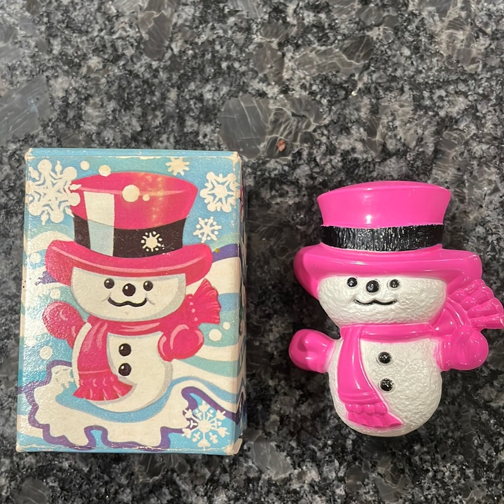 Vintage 1974 Avon Wee Willy Winter Pin